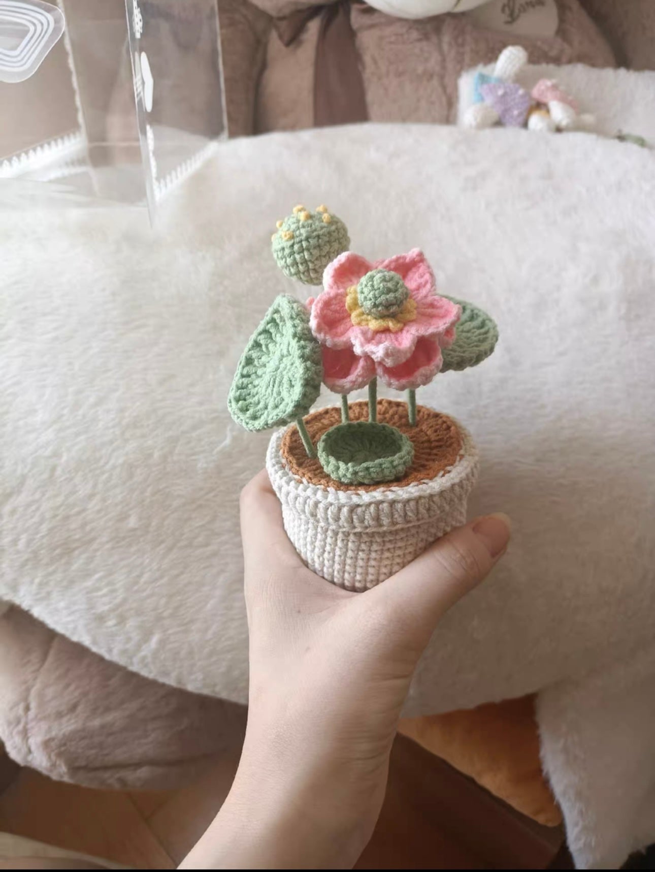 Crochet Lotus Flower with Crochet Pot(Small:12~15 cm/4.7~5.9 inch,Medium:18~20 cm/7~7.9 inch)