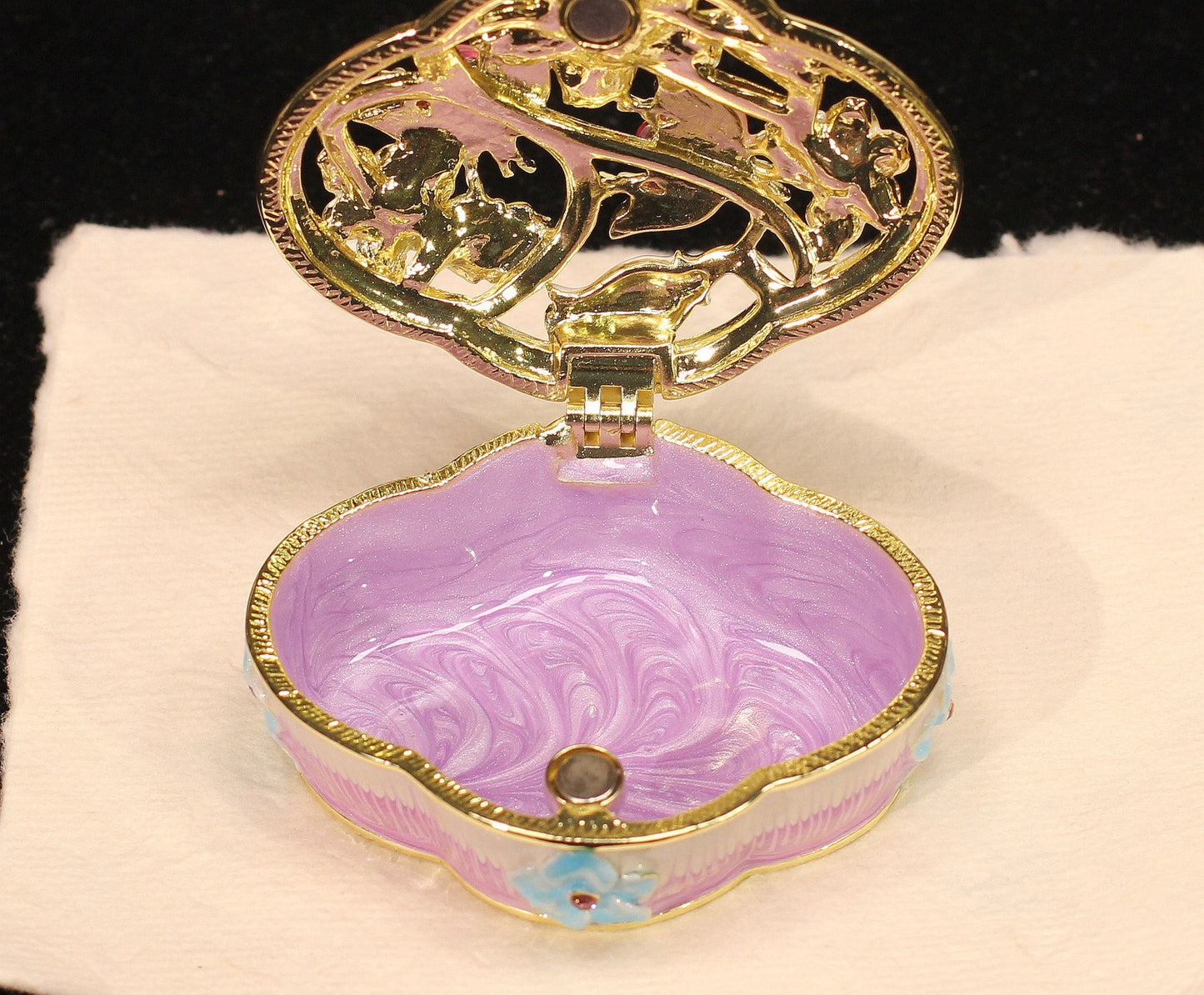 Hand Enameled Jewelry Box- Petal Shape Flower Box(6.5*5.5*3.5 cm/2.6*2.2*1.4 inch;0.132 kg/4.7 oz)