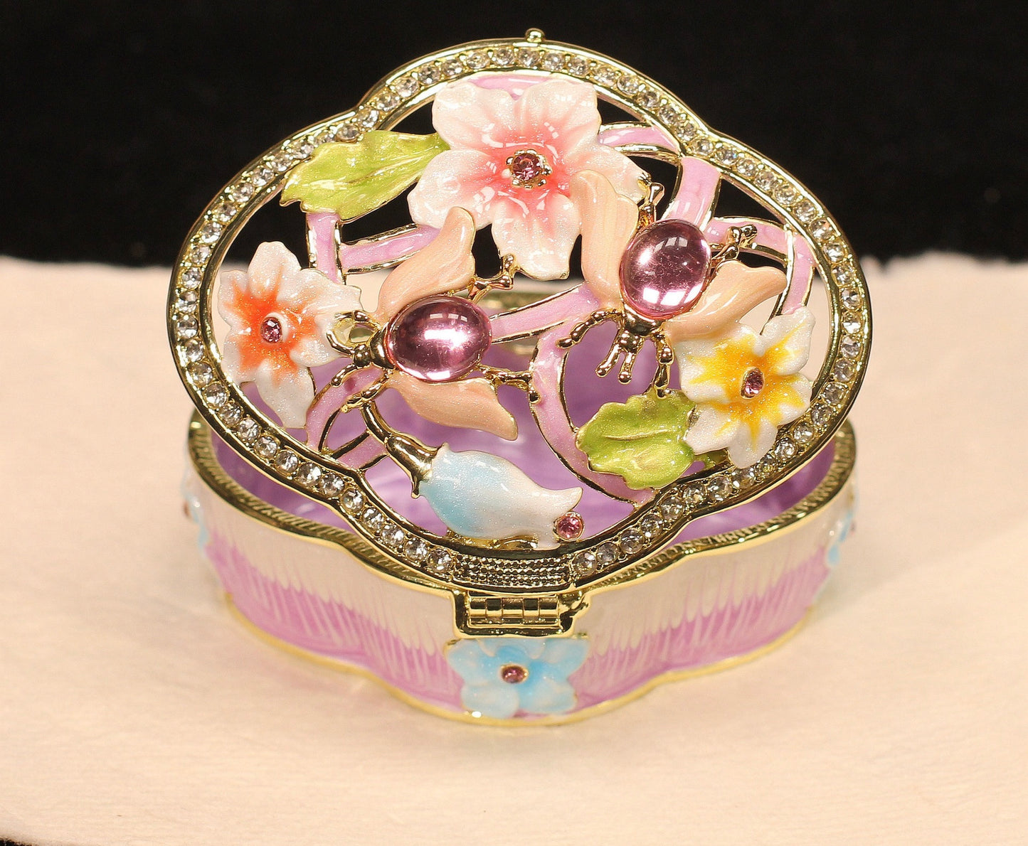 Hand Enameled Jewelry Box- Petal Shape Flower Box(6.5*5.5*3.5 cm/2.6*2.2*1.4 inch;0.132 kg/4.7 oz)