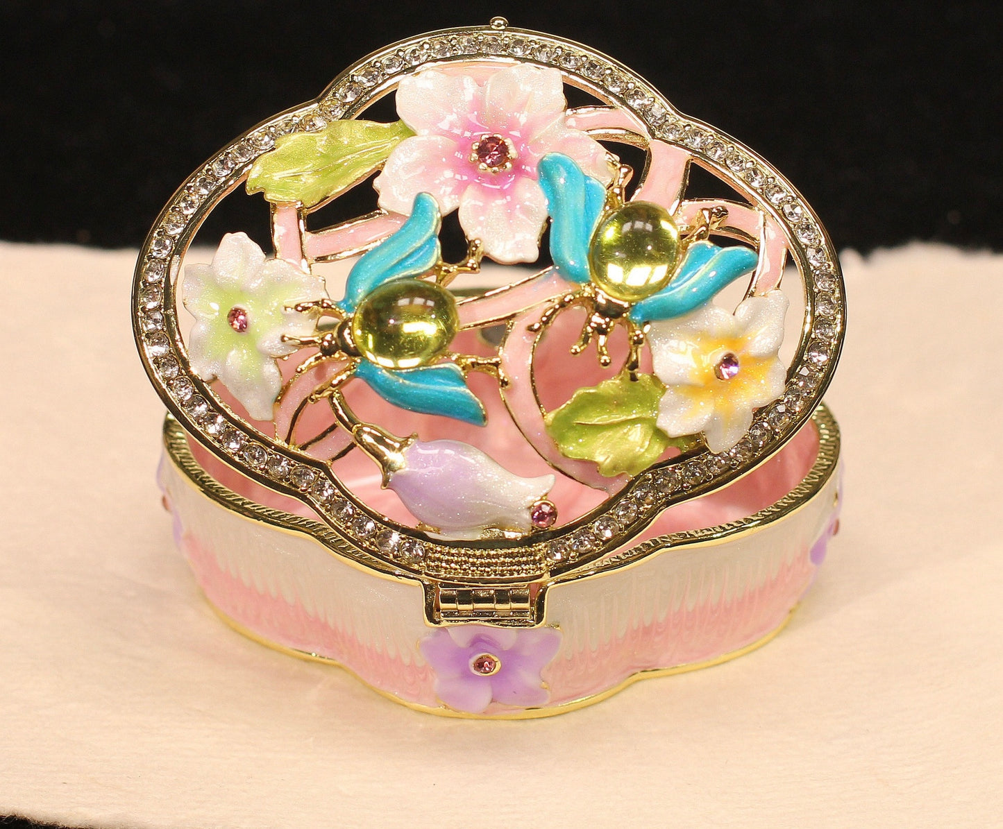 Hand Enameled Jewelry Box- Petal Shape Flower Box(6.5*5.5*3.5 cm/2.6*2.2*1.4 inch;0.132 kg/4.7 oz)