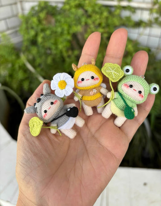 Crochet Mini People with Outfit/Bee/Frog/Totoro/Micro Crochet(4.5 cm/1.8 inch)