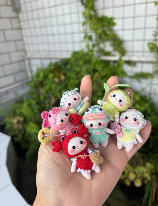 Crochet Mini People with Outfit/Micro Crochet(4.5 cm/1.8 inch)