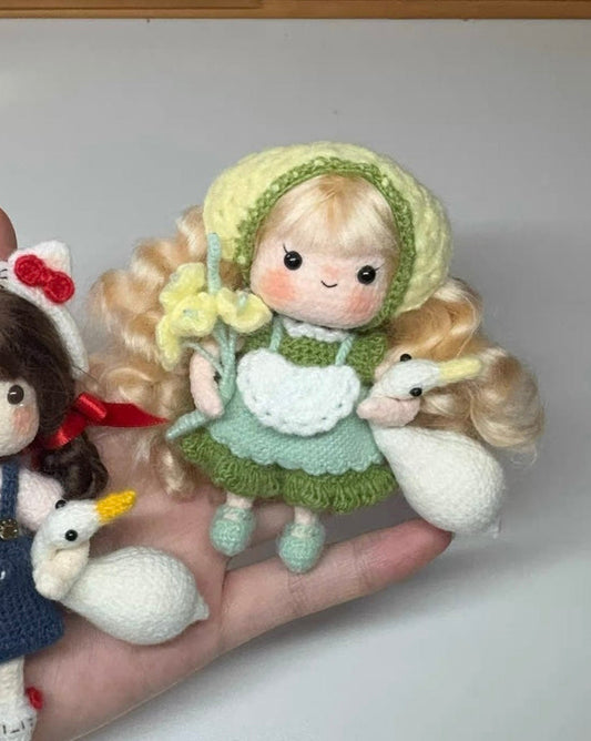 Goose Girl/Mini Girl/Yellow Hat with Yellow Flowers(12 cm/4.7 inch)
