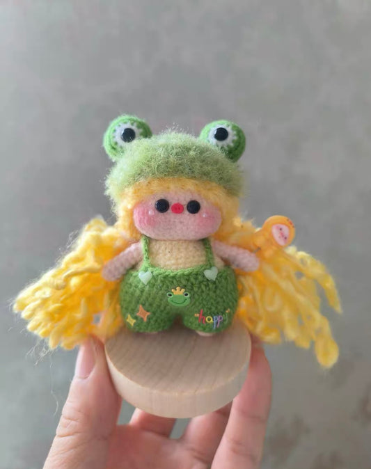 Crochet Pig Girl with Outfit/Mini Girl(6~7 cm/2.4~2.8 inch)
