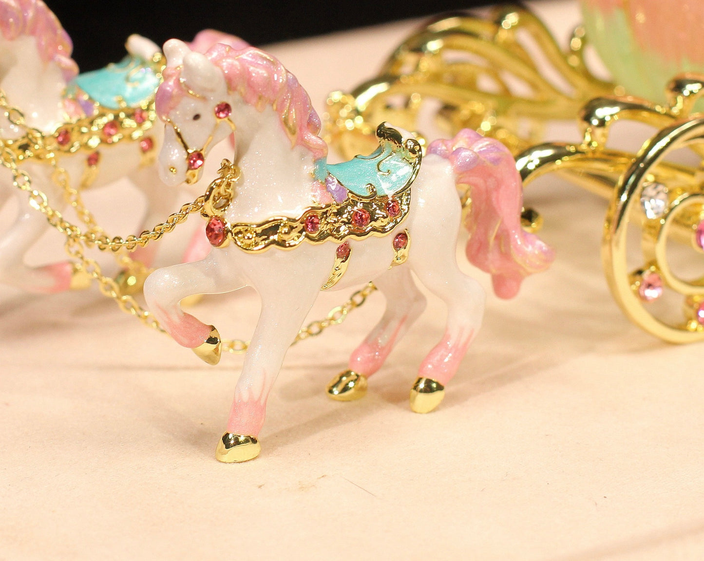 Hand Enameled Jewelry Box- Carriage/Horse(18*6*7 cm/7.1*2.4*2.8 inch;0.36 kg/12.7 oz)