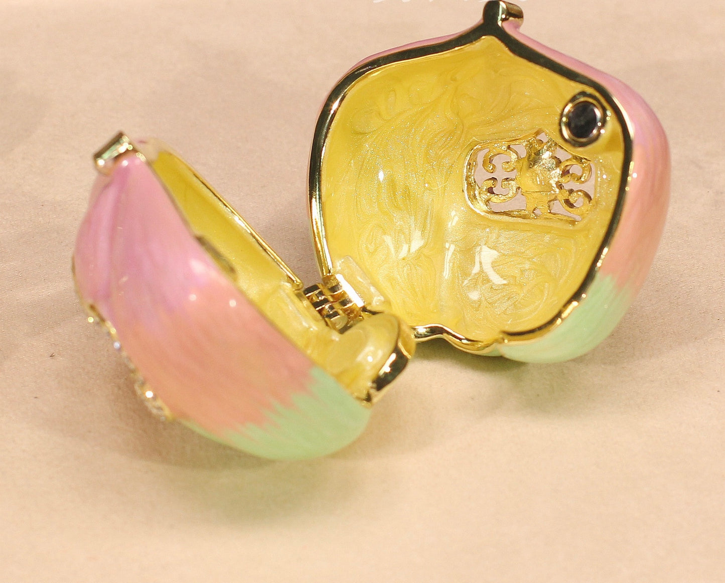 Hand Enameled Jewelry Box- Carriage/Horse(18*6*7 cm/7.1*2.4*2.8 inch;0.36 kg/12.7 oz)