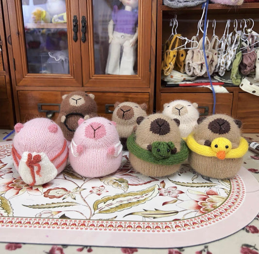 Knitted Capybara(6 cm/2.4 inch)