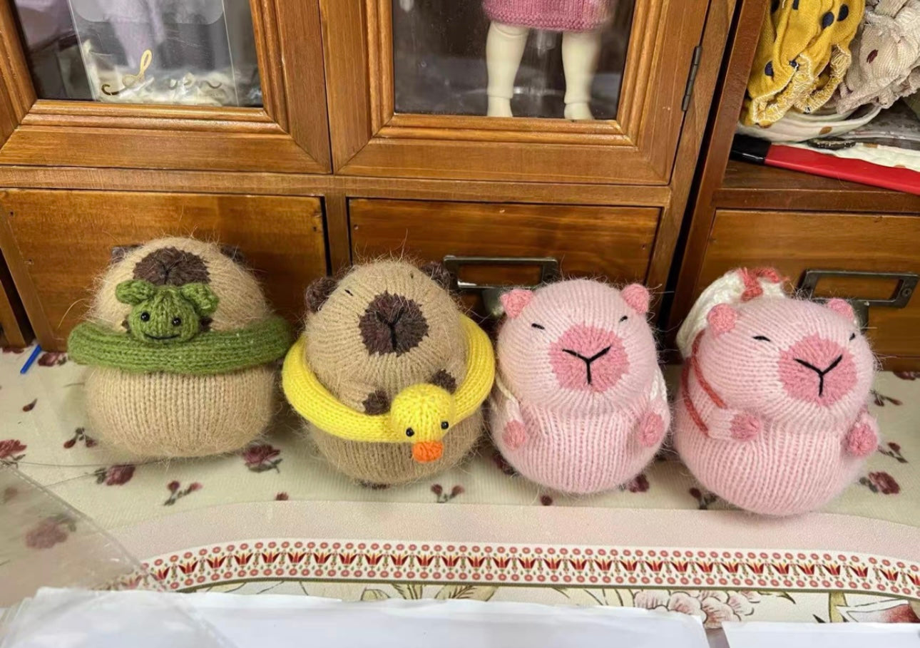 Knitted Capybara(6 cm/2.4 inch)