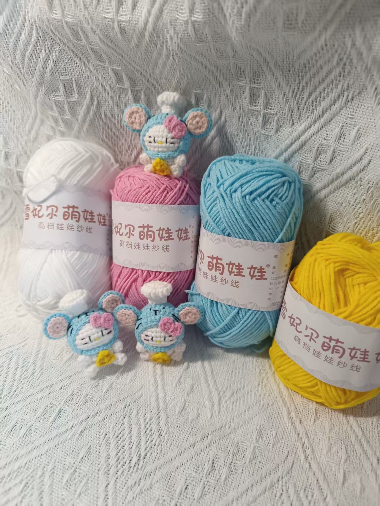 Crochet Mini Hello Kitty with Hat
