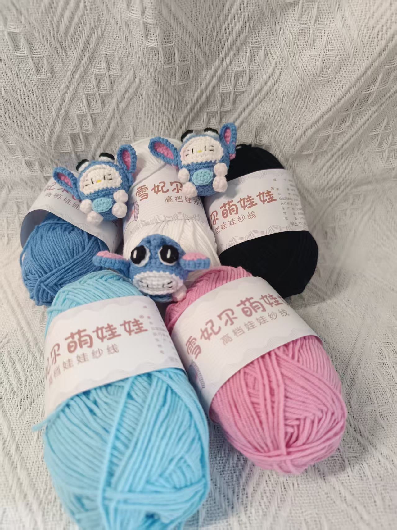 Crochet Mini Hello Kitty with Hat